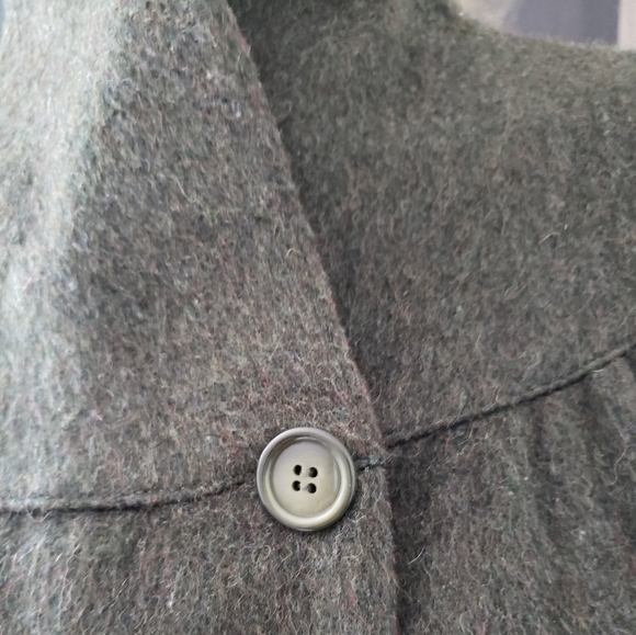 Vintage | Tailored Wool-blend Cape with High Collar - Picture 7 of 16